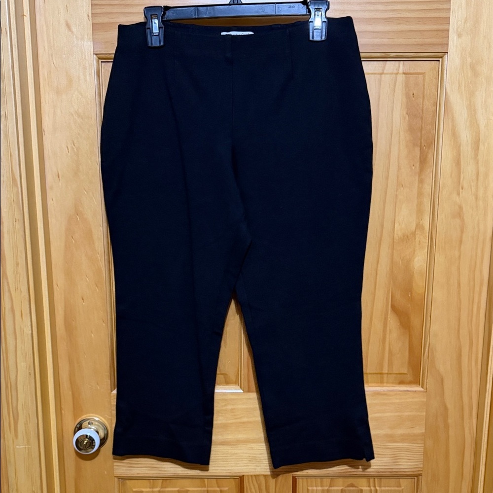 Coldwater Creek Black Pull On Capri Pants, Size Petite Medium.